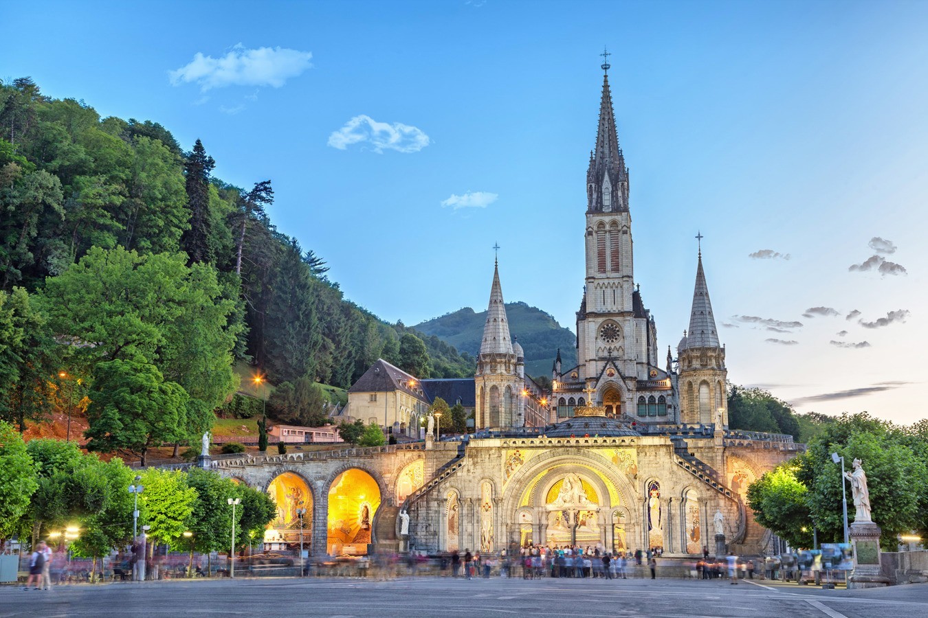 Basílica del Rosario, Lourdes